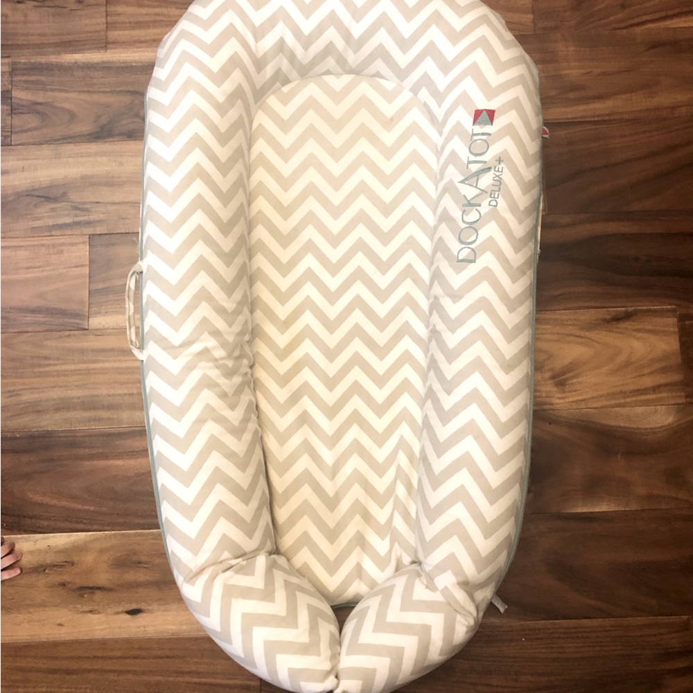 DockATot® Deluxe+ Dock in Silver Lining Chevron